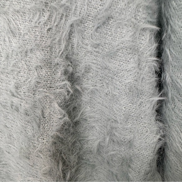 Wearing Your Heart on Your Sleeve Blue Crewneck Fuzzy Knit Cropped Sweater Small - Picture 7 of 14